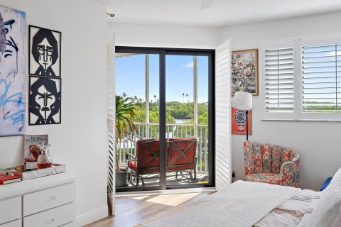 Condo in Tequesta, Florida, 2 bedrooms № 2249258 - photo 14