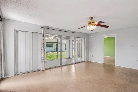 Condo in Sarasota, Florida, 2 bedrooms № 2142699 - photo 9