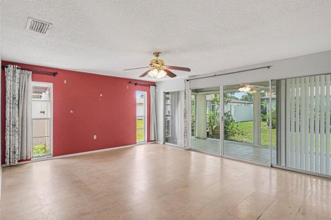 Condo in Sarasota, Florida, 2 bedrooms № 2142699 - photo 11