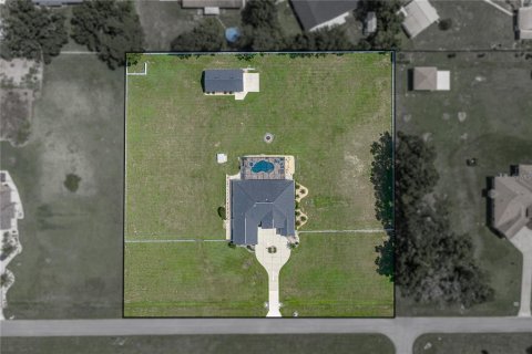 House in Dade City, Florida 3 bedrooms, 295.52 sq.m. № 2216531 - photo 4