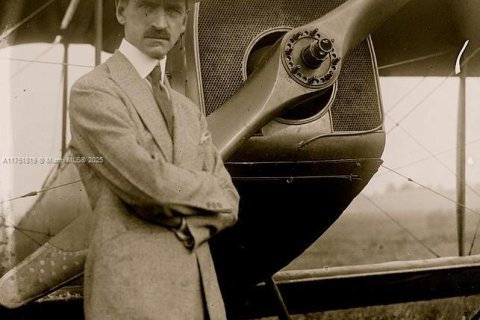 Купить коммерческую недвижимость в Майами-Спрингс, Флорида 1563.17м2, № 1936765 - фото 3