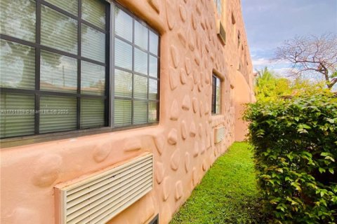 Купить коммерческую недвижимость в Майами-Спрингс, Флорида 1563.17м2, № 1936765 - фото 11