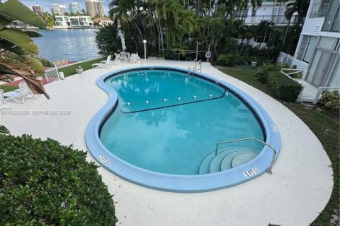 Apartamento en alquiler en Bay Harbor Islands, Florida, 1 dormitorio, 52.68 m2 № 1976276 - foto 17