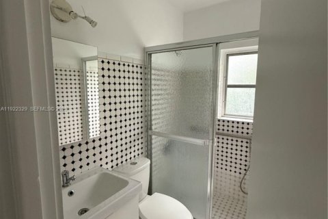 Apartamento en alquiler en Bay Harbor Islands, Florida, 1 dormitorio, 52.68 m2 № 1976276 - foto 13