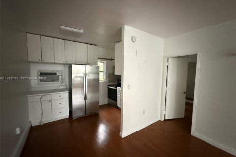 Apartamento en alquiler en Bay Harbor Islands, Florida, 1 dormitorio, 52.68 m2 № 1976276 - foto 11