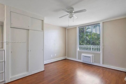 Apartamento en alquiler en Bay Harbor Islands, Florida, 1 dormitorio, 52.68 m2 № 1976276 - foto 4