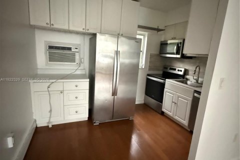 Apartamento en alquiler en Bay Harbor Islands, Florida, 1 dormitorio, 52.68 m2 № 1976276 - foto 21