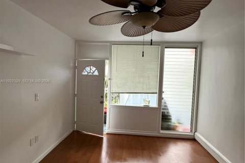 Apartamento en alquiler en Bay Harbor Islands, Florida, 1 dormitorio, 52.68 m2 № 1976276 - foto 6