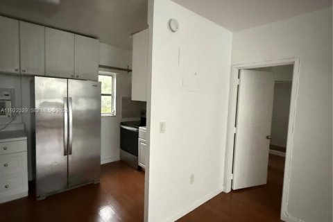 Apartamento en alquiler en Bay Harbor Islands, Florida, 1 dormitorio, 52.68 m2 № 1976276 - foto 10