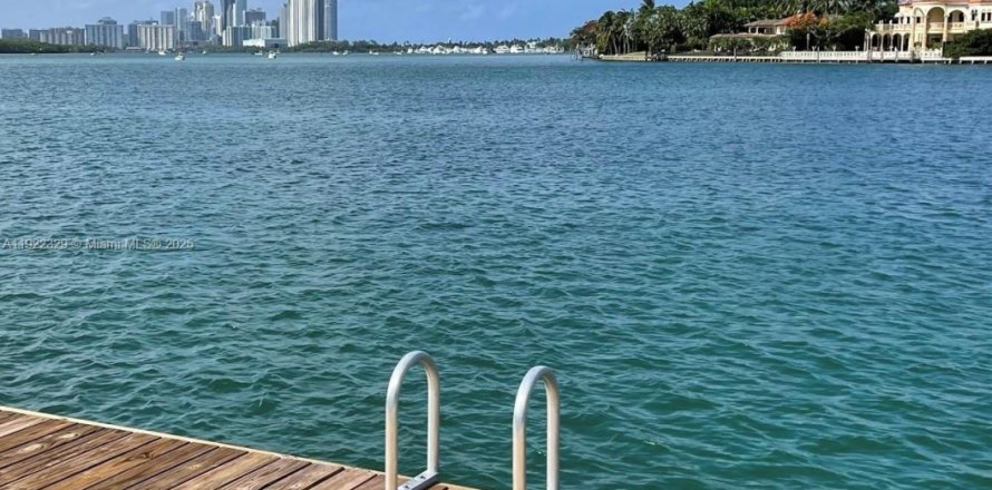 Apartamento en Bay Harbor Islands, Florida 1 dormitorio, 52.68 m2 № 1976276
