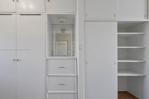 Apartamento en alquiler en Bay Harbor Islands, Florida, 1 dormitorio, 52.68 m2 № 1976276 - foto 5