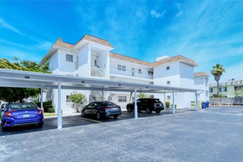 Condominio en alquiler en Sarasota, Florida, 2 dormitorios, 83.61 m2 № 1125783 - foto 25