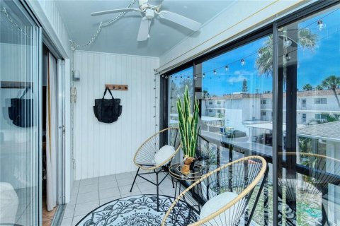 Condominio en alquiler en Sarasota, Florida, 2 dormitorios, 83.61 m2 № 1125783 - foto 9