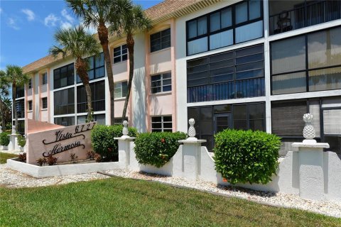 Condominio en alquiler en Sarasota, Florida, 2 dormitorios, 83.61 m2 № 1125783 - foto 3