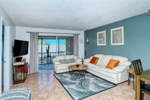 Condominio en alquiler en Sarasota, Florida, 2 dormitorios, 83.61 m2 № 1125783 - foto 7