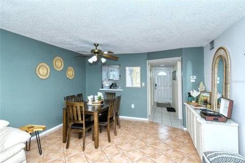 Condominio en alquiler en Sarasota, Florida, 2 dormitorios, 83.61 m2 № 1125783 - foto 16