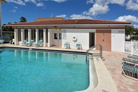 Condominio en alquiler en Sarasota, Florida, 2 dormitorios, 83.61 m2 № 1125783 - foto 28