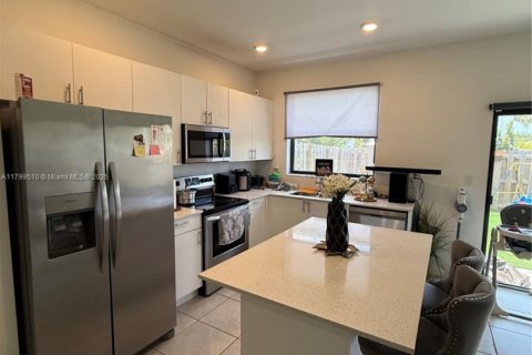 Touwnhouse à louer à Homestead, Floride: 3 chambres, 123.37 m2 № 1977997 - photo 10