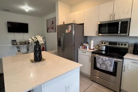 Touwnhouse à louer à Homestead, Floride: 3 chambres, 123.37 m2 № 1977997 - photo 11