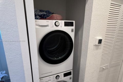 Touwnhouse à louer à Homestead, Floride: 3 chambres, 123.37 m2 № 1977997 - photo 8