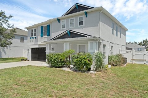 House in Clermont, Florida 4 bedrooms, 242.75 sq.m. № 1916414 - photo 3