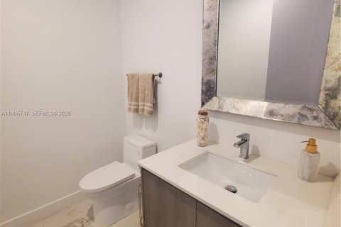 Condominio en alquiler en Sunny Isles Beach, Florida, 2 dormitorios № 2081339 - foto 14