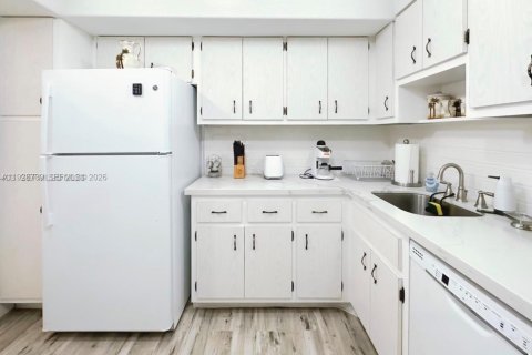 Снять в аренду кондоминиум в Майами-Бич, Флорида 1 спальня, 76.55м2, № 1998441 - фото 13