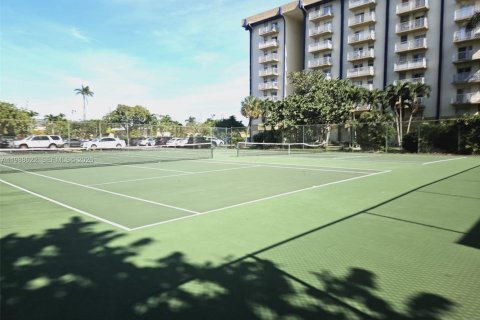 Condo in Miami, Florida, 1 bedroom  № 2051980 - photo 5