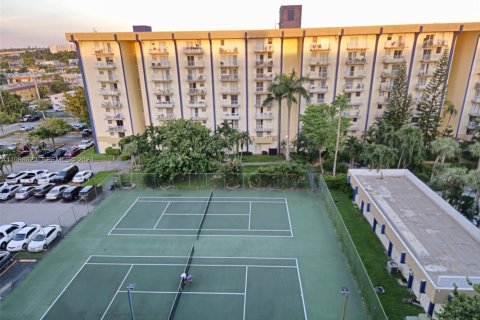 Condo in Miami, Florida, 1 bedroom  № 2051980 - photo 3