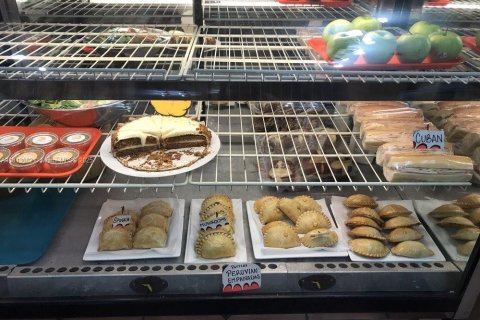 Commercial property in Miami, Florida № 1977303 - photo 9