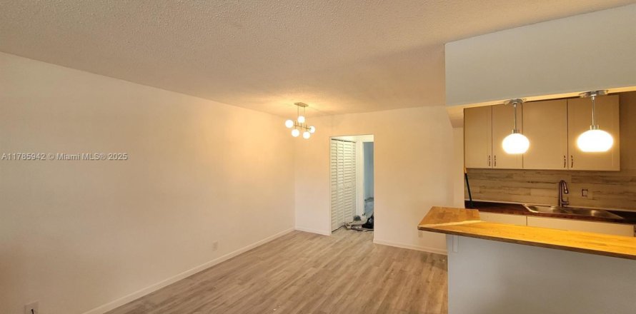 Condo in West Palm Beach, Florida, 1 bedroom № 1858567