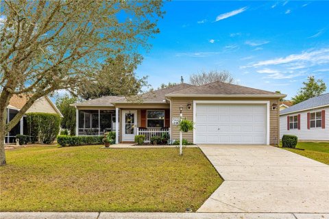 House in The Villages, Florida 2 bedrooms, 105.44 sq.m. № 1579014 - photo 1