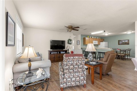 House in The Villages, Florida 2 bedrooms, 105.44 sq.m. № 1579014 - photo 6