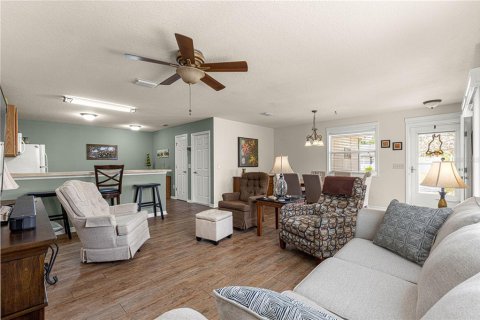 House in The Villages, Florida 2 bedrooms, 105.44 sq.m. № 1579014 - photo 8