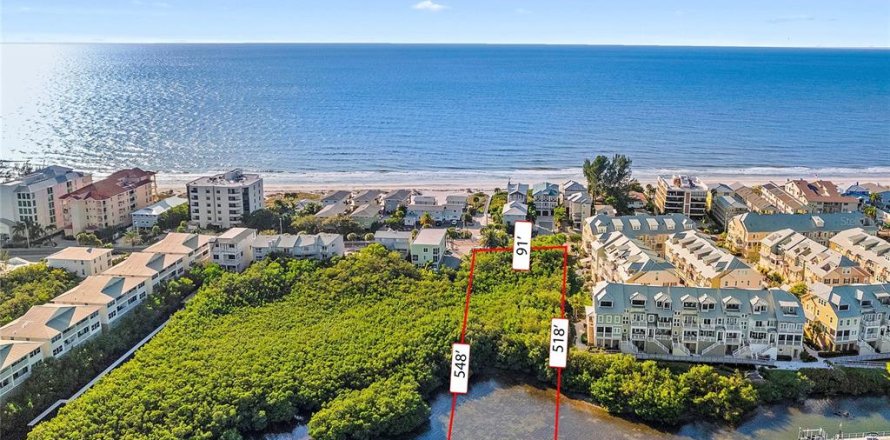 Terreno en Indian Shores, Florida № 2107433