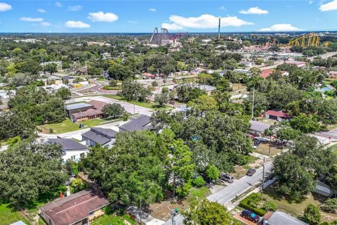 House in Tampa, Florida 3 bedrooms, 115.94 sq.m. № 1826685 - photo 4