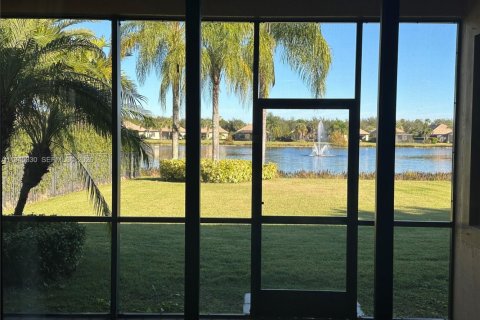 House in Wellington, Florida 3 bedrooms, 157 sq.m. № 2001789 - photo 9