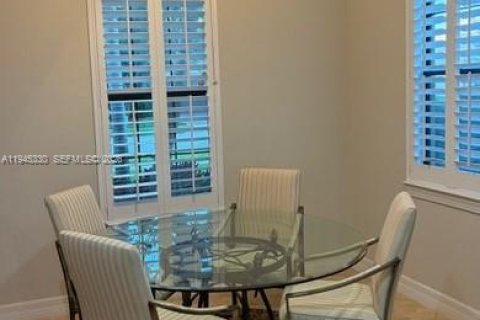 House in Wellington, Florida 3 bedrooms, 157 sq.m. № 2001789 - photo 10