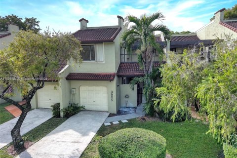 Townhouse in Doral, Florida 3 bedrooms, 159.05 sq.m. № 1699511 - photo 20