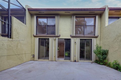 Townhouse in Doral, Florida 3 bedrooms, 159.05 sq.m. № 1699511 - photo 15