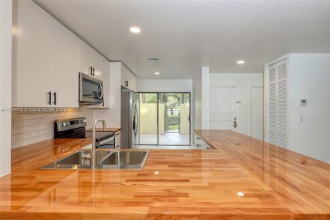 Townhouse in Doral, Florida 3 bedrooms, 159.05 sq.m. № 1699511 - photo 1