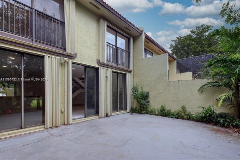 Townhouse in Doral, Florida 3 bedrooms, 159.05 sq.m. № 1699511 - photo 16