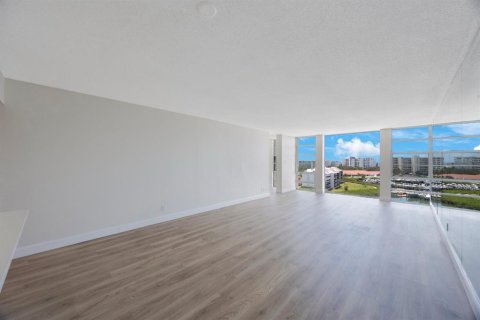 Condo in South Pasadena, Florida, 2 bedrooms  № 1876013 - photo 9