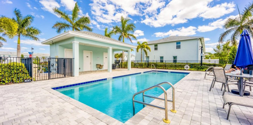 Townhouse in Stuart, Florida 3 bedrooms, 137.03 sq.m. № 1132698