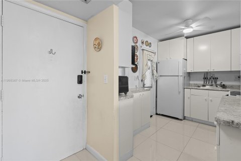 Condominio en venta en Aventura, Florida, 1 dormitorio № 1956157 - foto 1