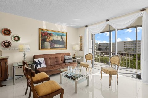 Condominio en venta en Aventura, Florida, 1 dormitorio № 1956157 - foto 9