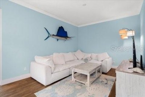 House in Melbourne Beach, Florida 4 bedrooms, 204.85 sq.m. № 1894735 - photo 9