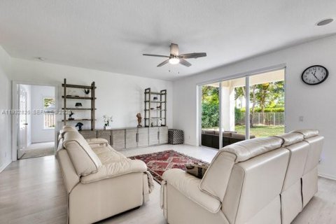 Villa ou maison à vendre à Wellington, Floride: 6 chambres, 301.28 m2 № 1995472 - photo 10