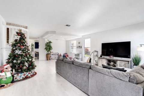 Villa ou maison à vendre à Wellington, Floride: 6 chambres, 301.28 m2 № 1995472 - photo 2