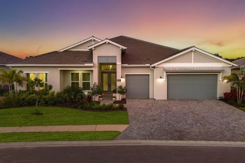 House in Lakewood Ranch, Florida 4 bedrooms, 313.45 sq.m. № 1824313 - photo 1